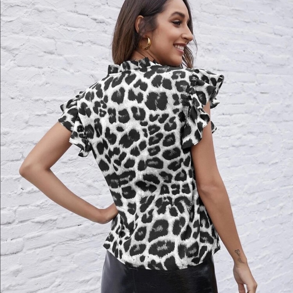 Print Ruffle Trim Blouse - Picture 4 of 6